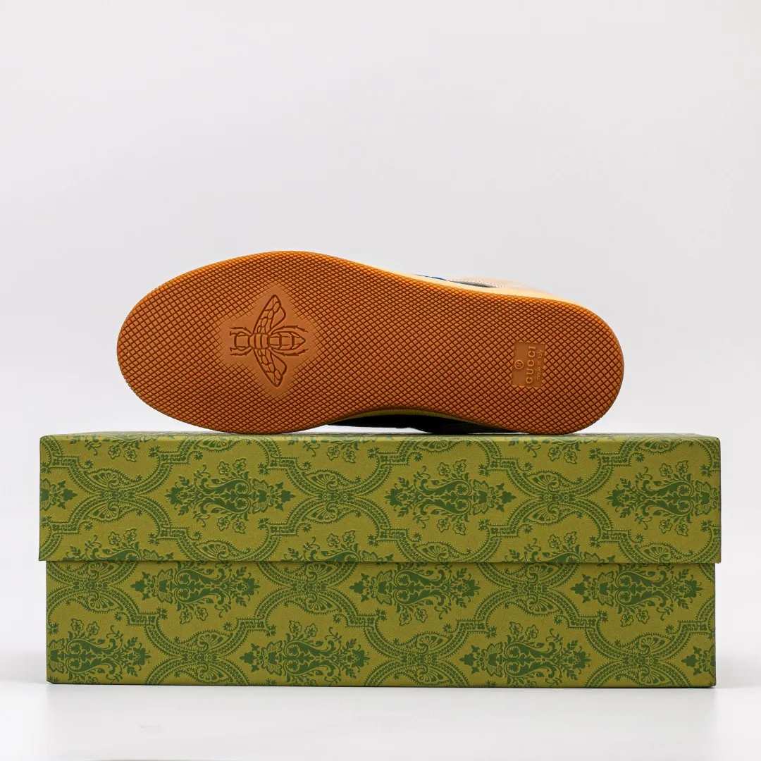 Factory price 580 [Higher version] GUCCI casual sports distressed small dirty shoes, polished cowhide fabric, hand-made distressed effect!  Original terry cloth, delicate, soft, comfortable and breathable. Privately molded steel-stamped two-color original TPU outsole (lower layer is wider, upper layer is narrower) to differentiate the wrong version of the outsole in the market. Fabric, material, outsole, detail comparison SIZE: 34-41, 38-45 regular size (women's 34, 41, men's 38, 45 customized, non-returnable and non-exchangeable) (women's colors and men's models need to be customized)